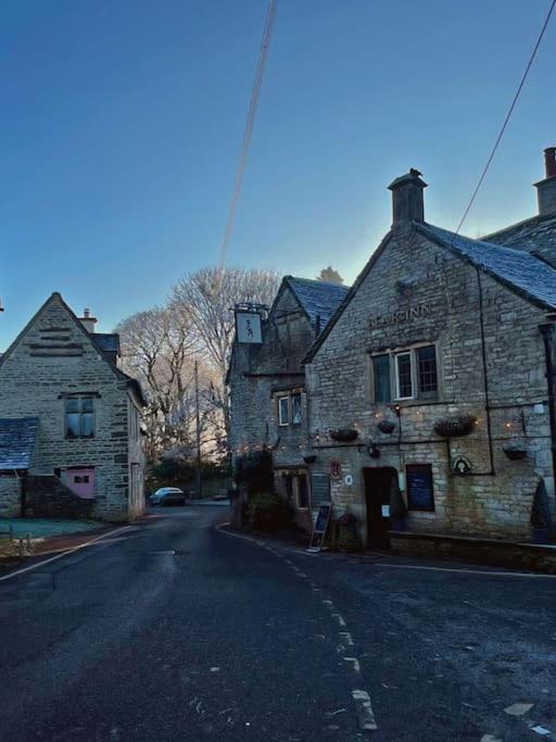 Bisley  Bear Inn - Bisley מראה חיצוני תמונה
