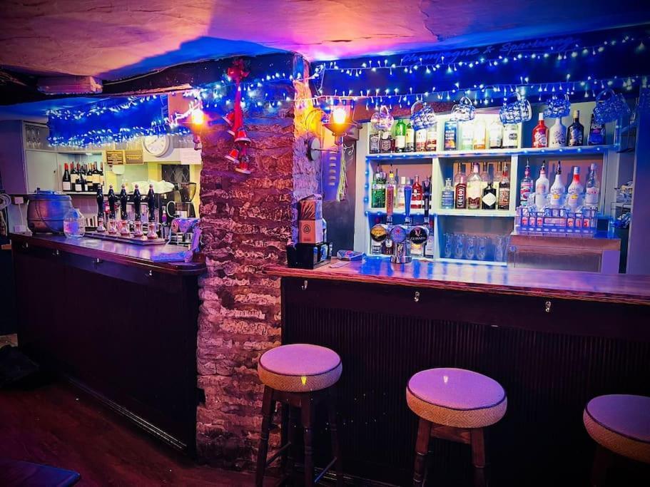 Bisley  Bear Inn - Bisley מראה חיצוני תמונה