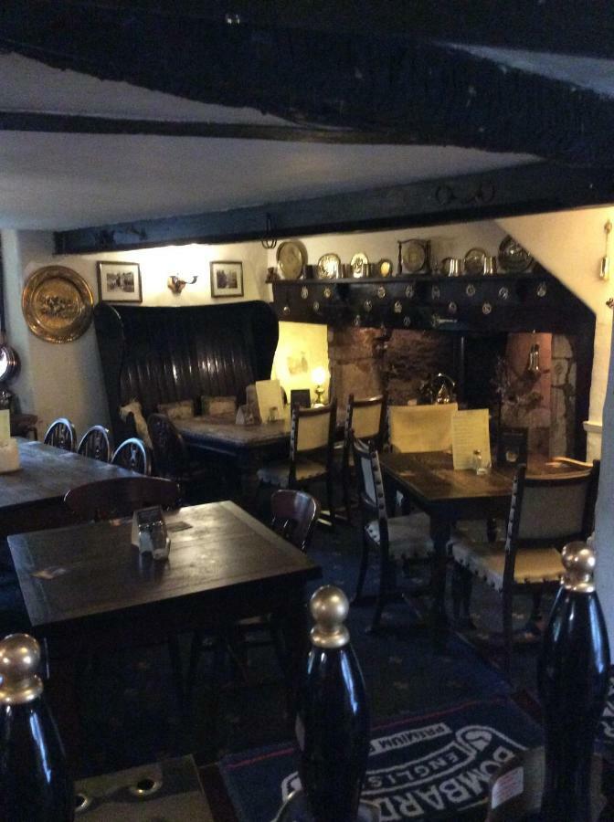 Bisley  Bear Inn - Bisley מראה חיצוני תמונה
