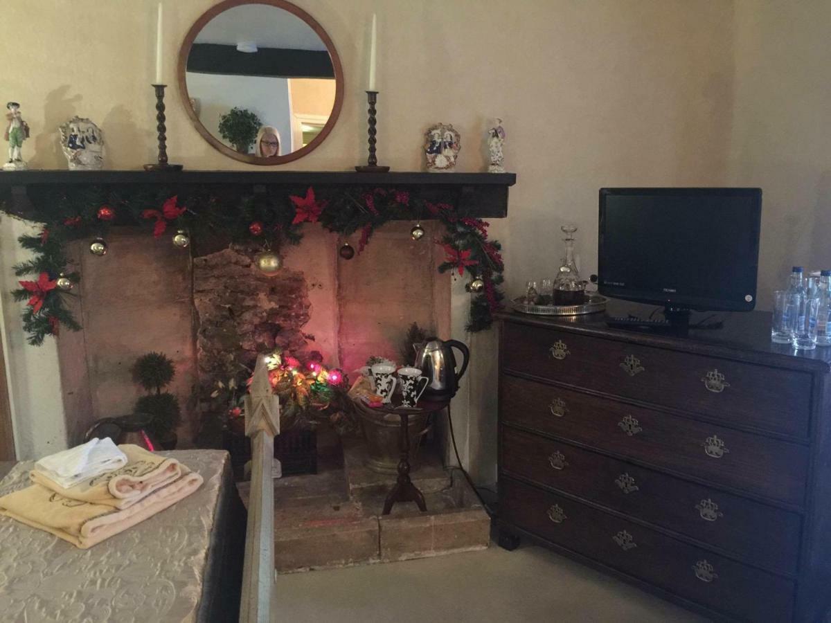 Bisley  Bear Inn - Bisley מראה חיצוני תמונה