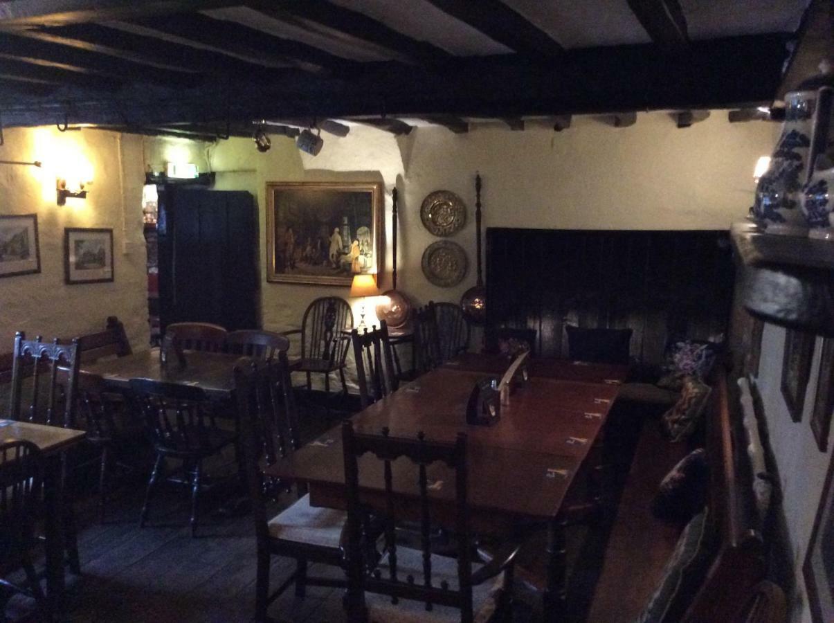Bisley  Bear Inn - Bisley מראה חיצוני תמונה