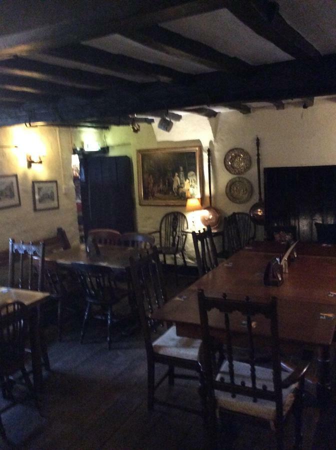 Bisley  Bear Inn - Bisley מראה חיצוני תמונה
