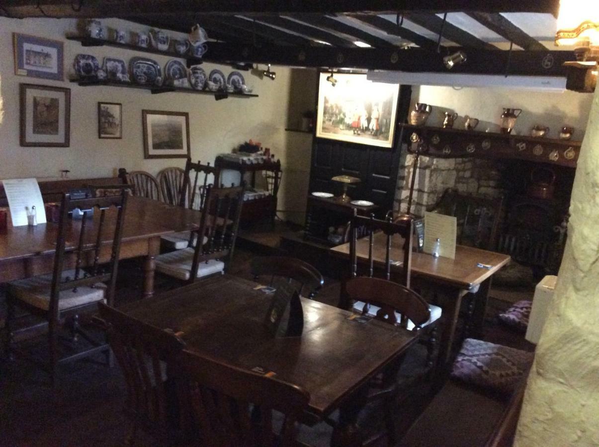 Bisley  Bear Inn - Bisley מראה חיצוני תמונה