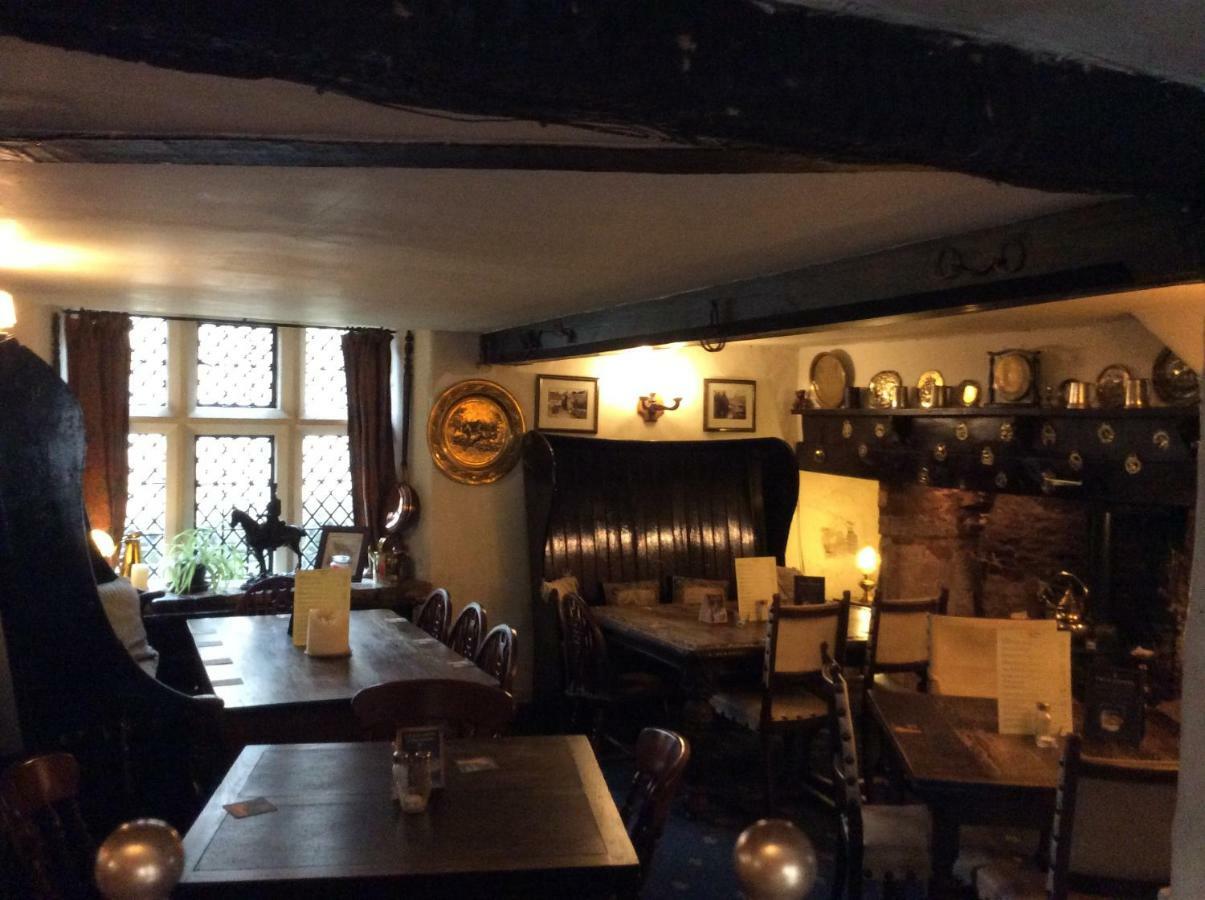 Bisley  Bear Inn - Bisley מראה חיצוני תמונה